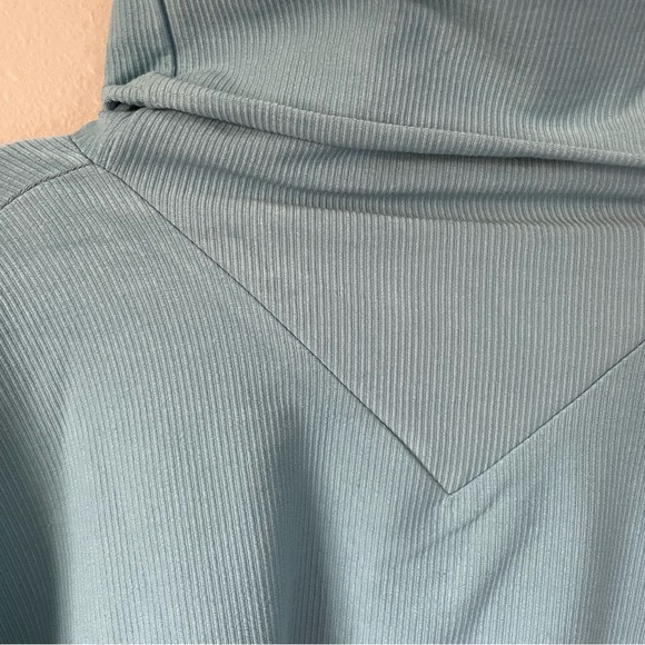 Tuckernuck Bright Blue Rollins Pullover - Picture 6 of 10